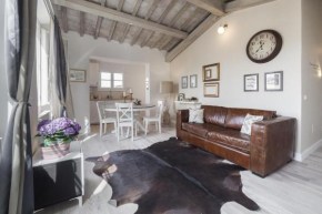 Firenze top-floor flat close to Arno, Florence